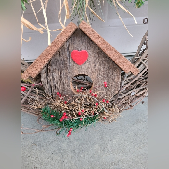 Birdhouse Christmas Wreath - Picture 3 of 4